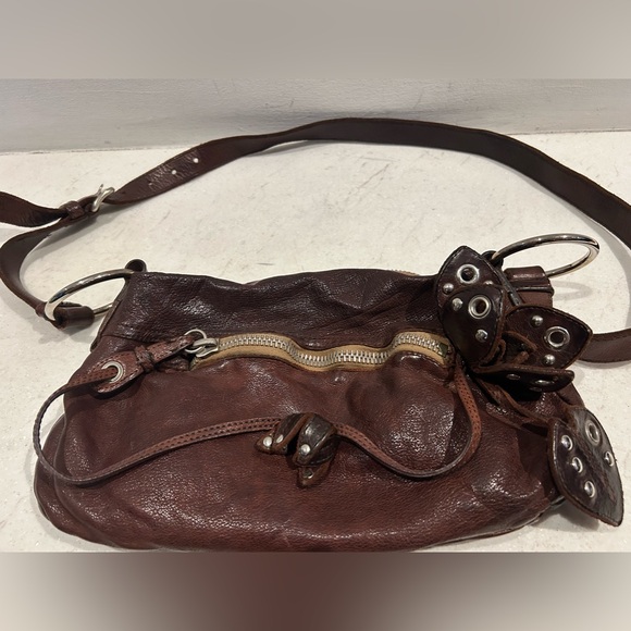 Beautiful vintage brown leather MIU MIU bag. Long brown strap. Zipper closure - Picture 3 of 14